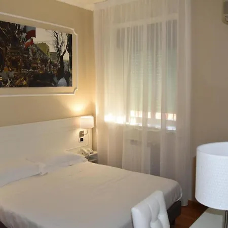 中央酒店 3* 卡塔尼亚